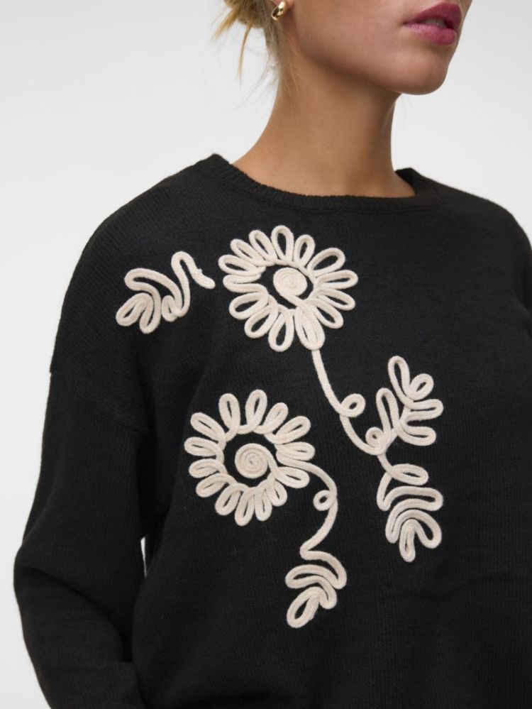 VMLIA LS O-NECK FLOWER EMB PUL 177868004 Black